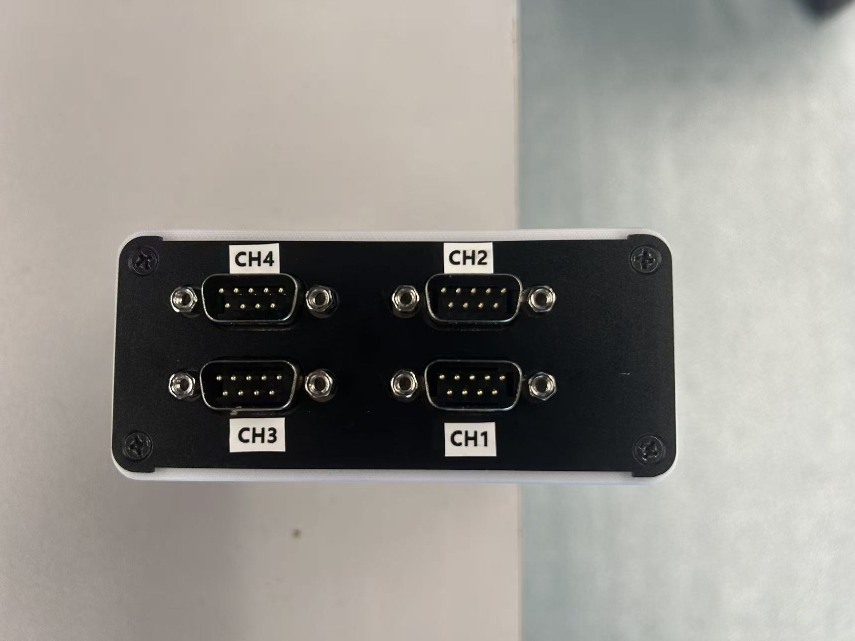 KH-UCANFD-MAX-X4 CH1 至 CH4 通道接口